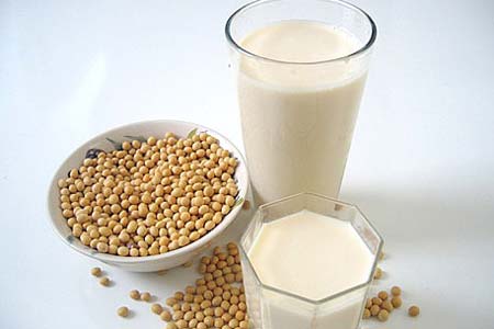 Máy làm sữa đậu nành km 349 làm ra những cốc sữa đậu nành tươi ngon – nguyên chất